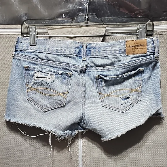 Abercrombie & Fitch Light Blue Distressed Jean Shorts - Picture 4 of 6